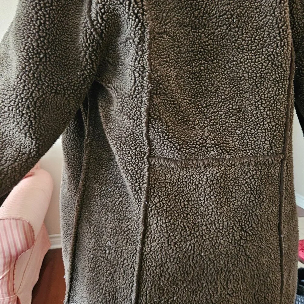 Coat Roots - Picture 15 of 15